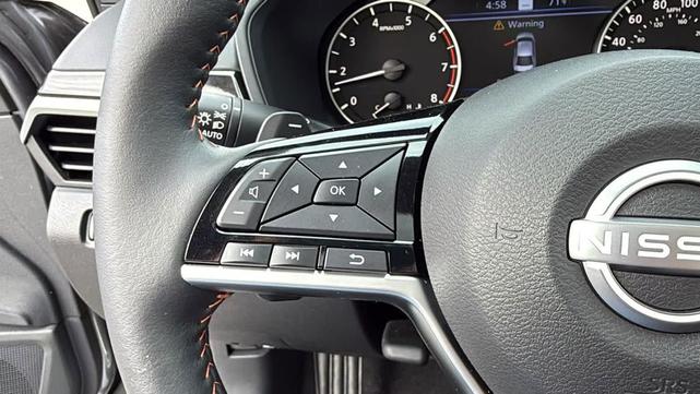 Photo of 2024 Gun Metallic Nissan Altima
