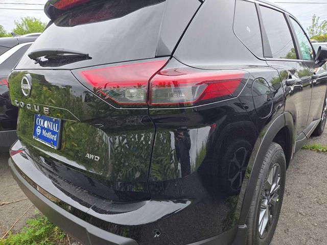 Photo of 2026 Super Black Nissan Rogue