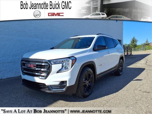Photo of 2023 Summit White GMC Terrain