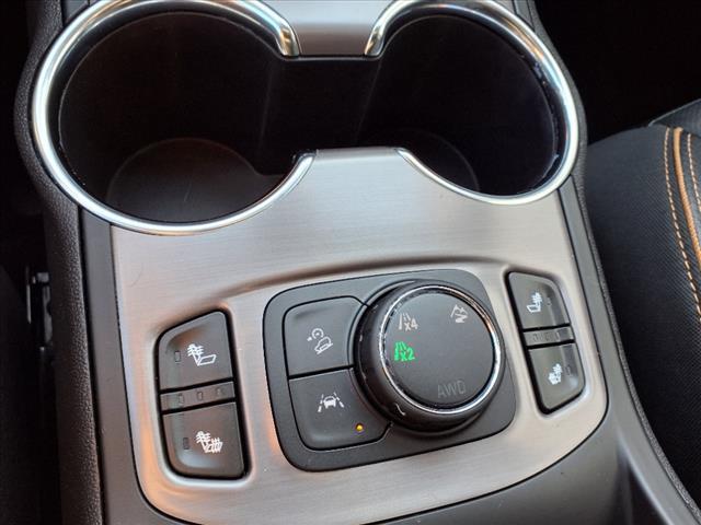 Photo of 2023 Summit White GMC Terrain