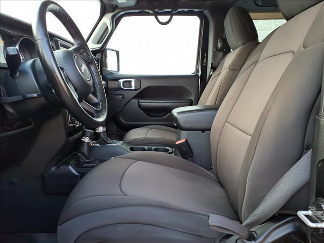 Photo of 2022 Black Clearcoat Jeep Wrangler