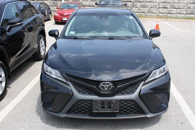 Photo of 2018 Midnight Black Metallic Toyota Camry