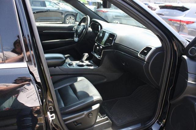 Photo of 2020 Diamond Black Jeep Grand Cherokee