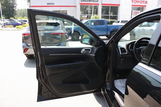 Photo of 2020 Diamond Black Jeep Grand Cherokee