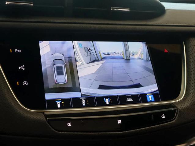 Photo of 2021 Crystal White Tri-Coat Cadillac XT5