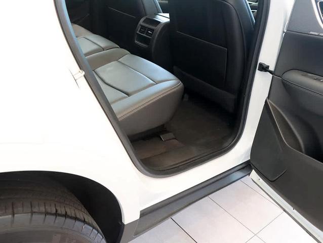 Photo of 2021 Crystal White Tri-Coat Cadillac XT5