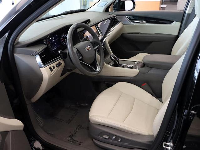 Photo of 2024 Stellar Black Metallic Cadillac XT6