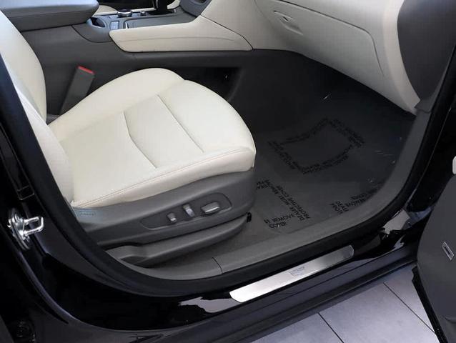 Photo of 2024 Stellar Black Metallic Cadillac XT6