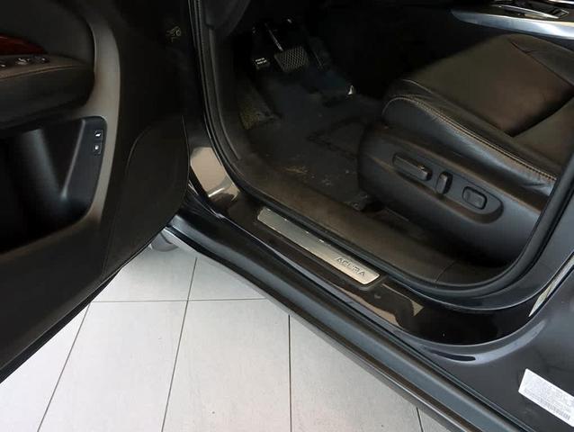 Photo of 2014 Graphite Luster Metallic Acura MDX