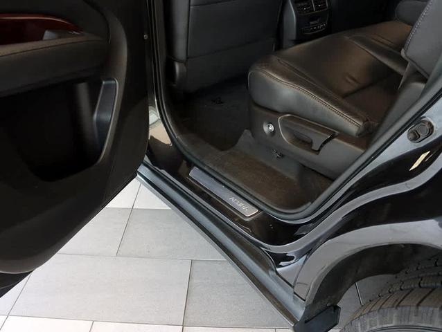 Photo of 2014 Graphite Luster Metallic Acura MDX
