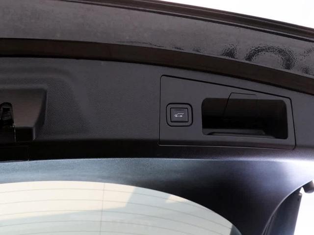 Photo of 2021 Stellar Black Metallic Cadillac XT4