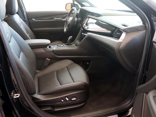 Photo of 2023 Stellar Black Metallic Cadillac XT6