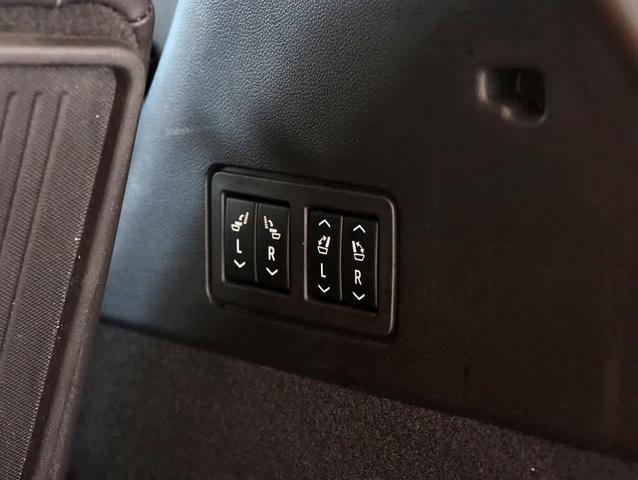 Photo of 2023 Stellar Black Metallic Cadillac XT6