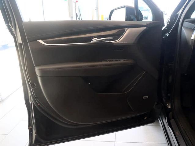 Photo of 2023 Stellar Black Metallic Cadillac XT6