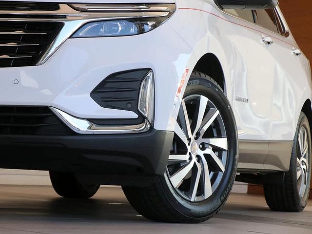 Photo of 2022 Summit White Chevrolet Equinox