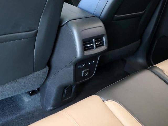 Photo of 2022 Summit White Chevrolet Equinox