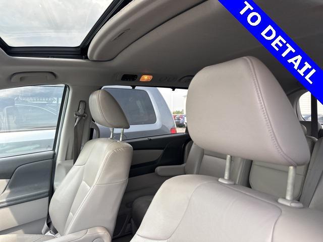 Photo of 2013 Alabaster Silver Metallic Honda Odyssey