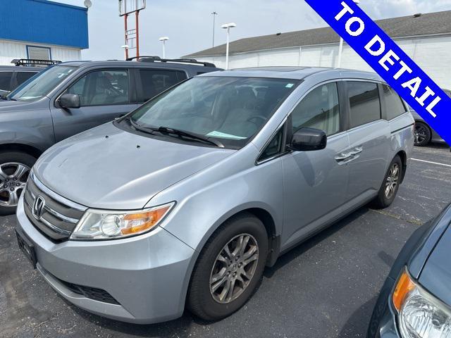 Photo of 2013 Alabaster Silver Metallic Honda Odyssey