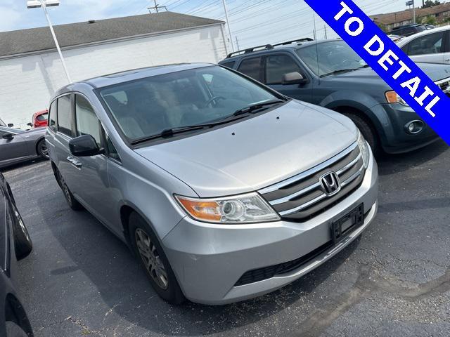 Photo of 2013 Alabaster Silver Metallic Honda Odyssey