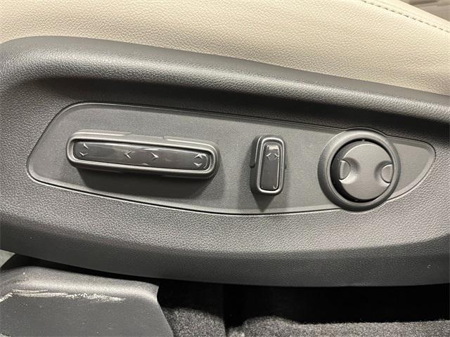 Photo of 2026 Crystal Black Pearl Honda CR-V