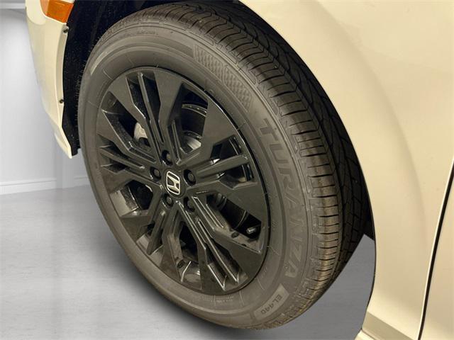 Photo of 2026 Platinum White Pearl Honda Odyssey
