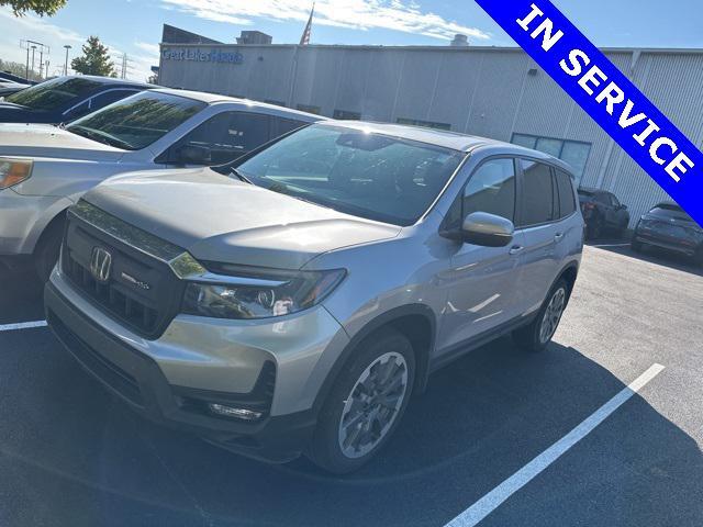 Photo of 2024 Lunar Silver Metallic Honda Passport