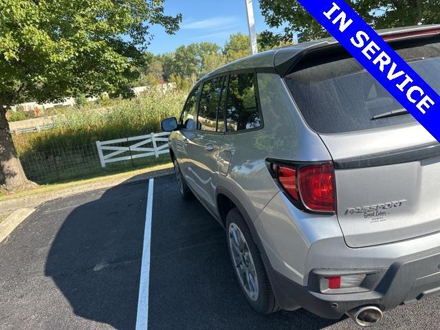 Photo of 2024 Lunar Silver Metallic Honda Passport