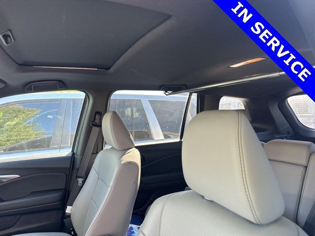 Photo of 2024 Lunar Silver Metallic Honda Passport