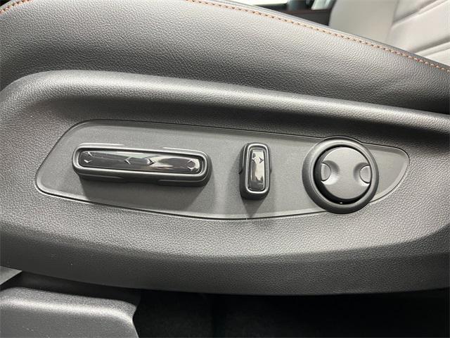 Photo of 2026 Platinum White Pearl Honda CR-V Hybrid