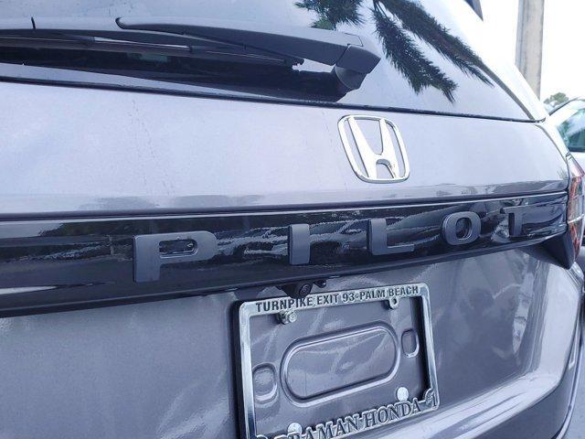 Photo of 2025 Modern Steel Metallic Honda Pilot