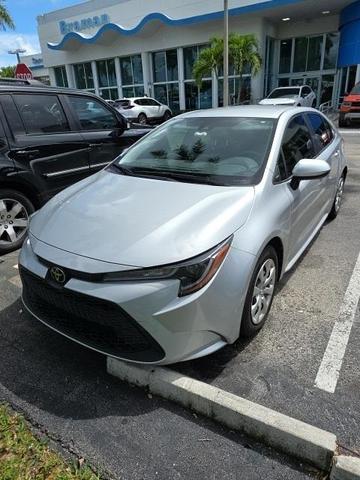 Photo of 2022 Classic Silver Metallic Toyota Corolla