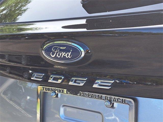 Photo of 2024 Silver Metallic Ford Edge