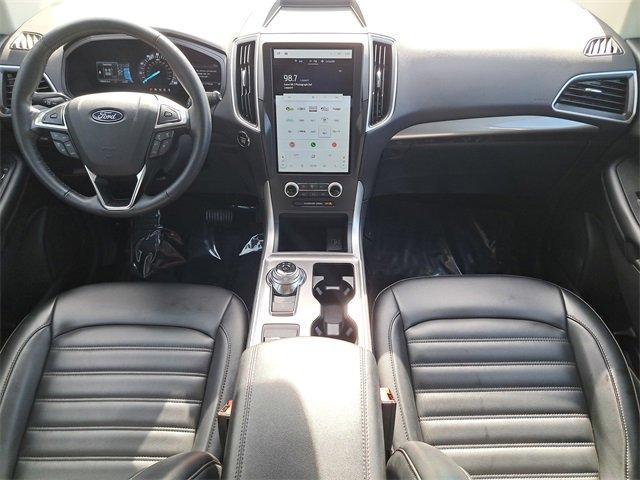 Photo of 2024 Silver Metallic Ford Edge