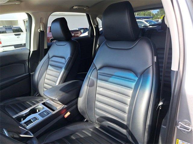 Photo of 2024 Silver Metallic Ford Edge
