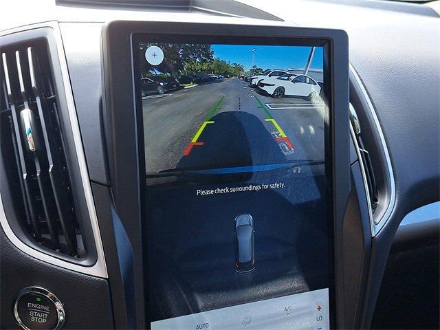 Photo of 2024 Silver Metallic Ford Edge