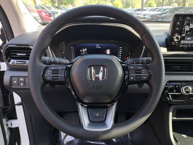Photo of 2025 Platinum White Pearl Honda Pilot
