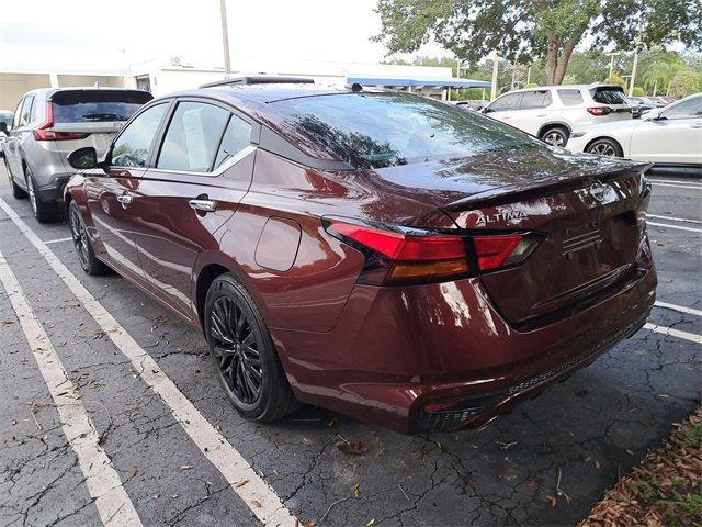Photo of 2025 Garnet Pearl Me Nissan Altima