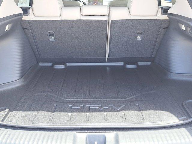 Photo of 2026 Platinum White Pearl Honda HR-V