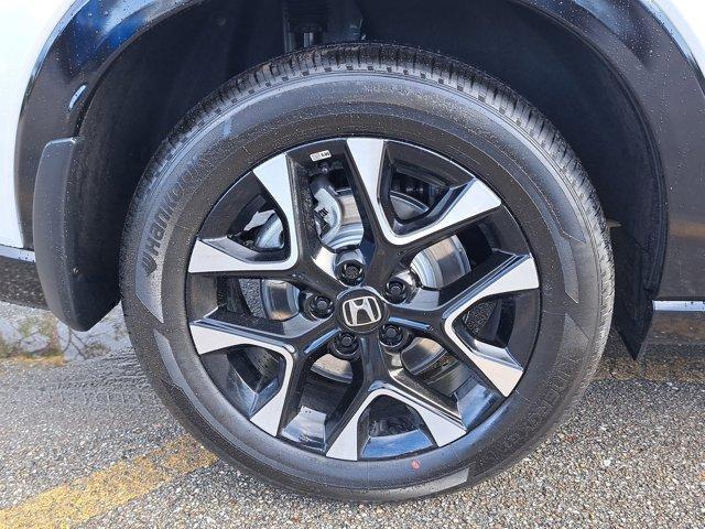 Photo of 2026 Platinum White Pearl Honda HR-V