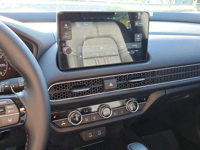 Photo of 2026 Platinum White Pearl Honda HR-V