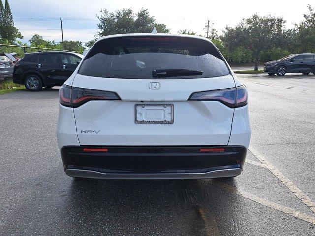 Photo of 2026 Platinum White Pearl Honda HR-V