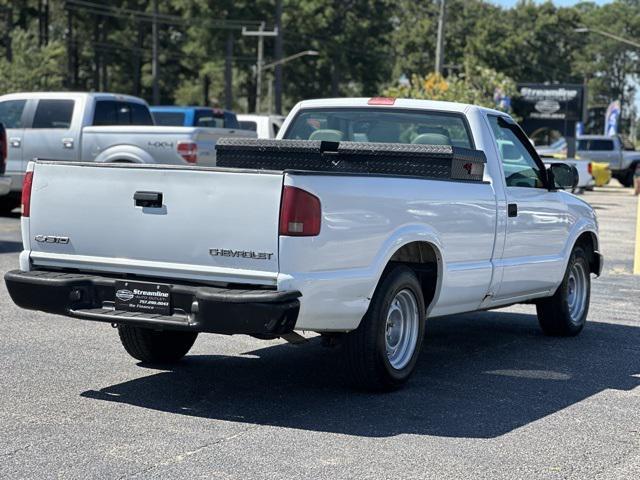 Photo of 2003 Olympic White Chevrolet S-10