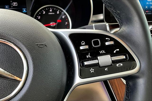 Photo of 2022 Polar White Mercedes-Benz GLC 300