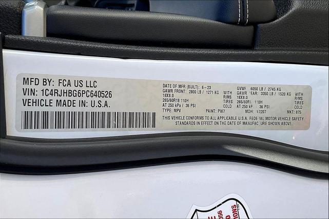 Photo of 2023 Bright White Clearcoat Jeep Grand Cherokee