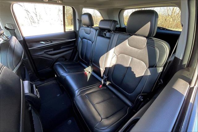 Photo of 2023 Bright White Clearcoat Jeep Grand Cherokee
