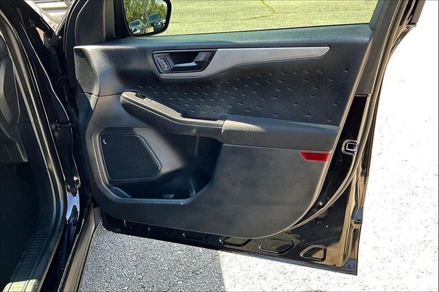 Photo of 2020 AGATE BLACK METALLIC Ford Escape