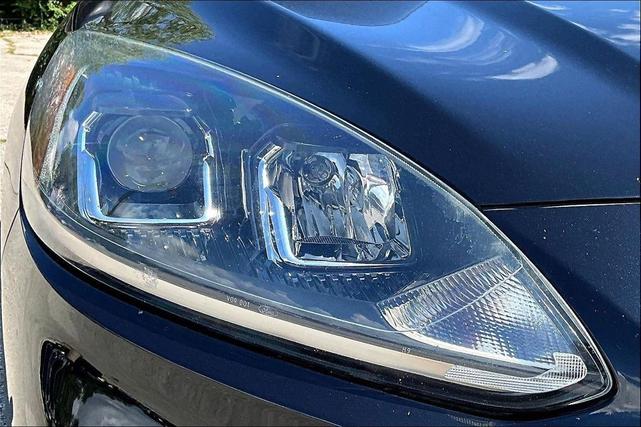 Photo of 2020 AGATE BLACK METALLIC Ford Escape