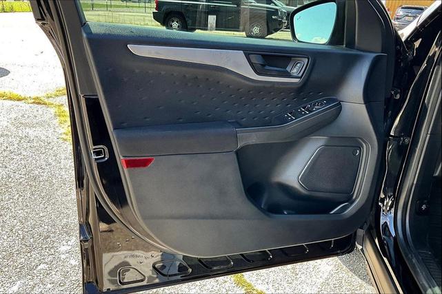 Photo of 2020 AGATE BLACK METALLIC Ford Escape