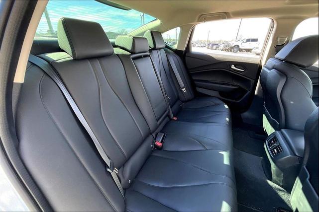 Photo of 2023 Platinum White Pearl Acura TLX