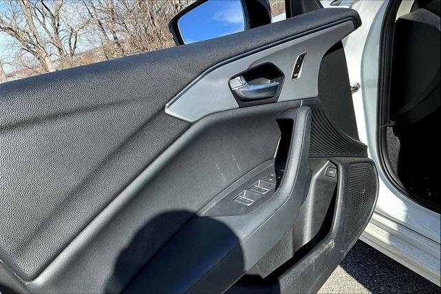 Photo of 2023 Platinum White Pearl Acura TLX